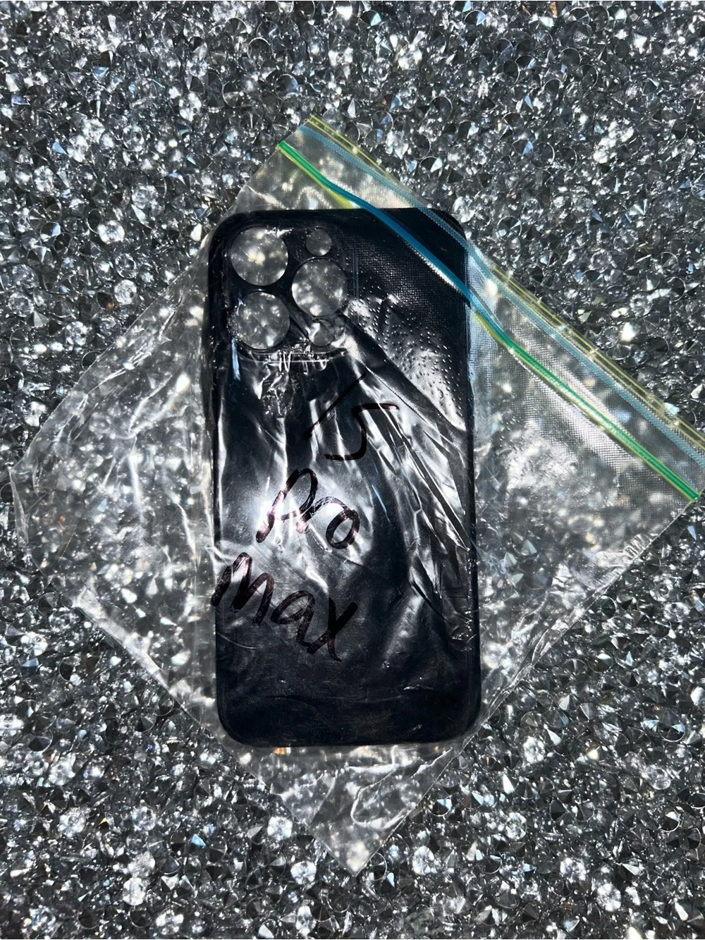 iPhone 15 pro max Black Phone Case - Sleek Protective Cover